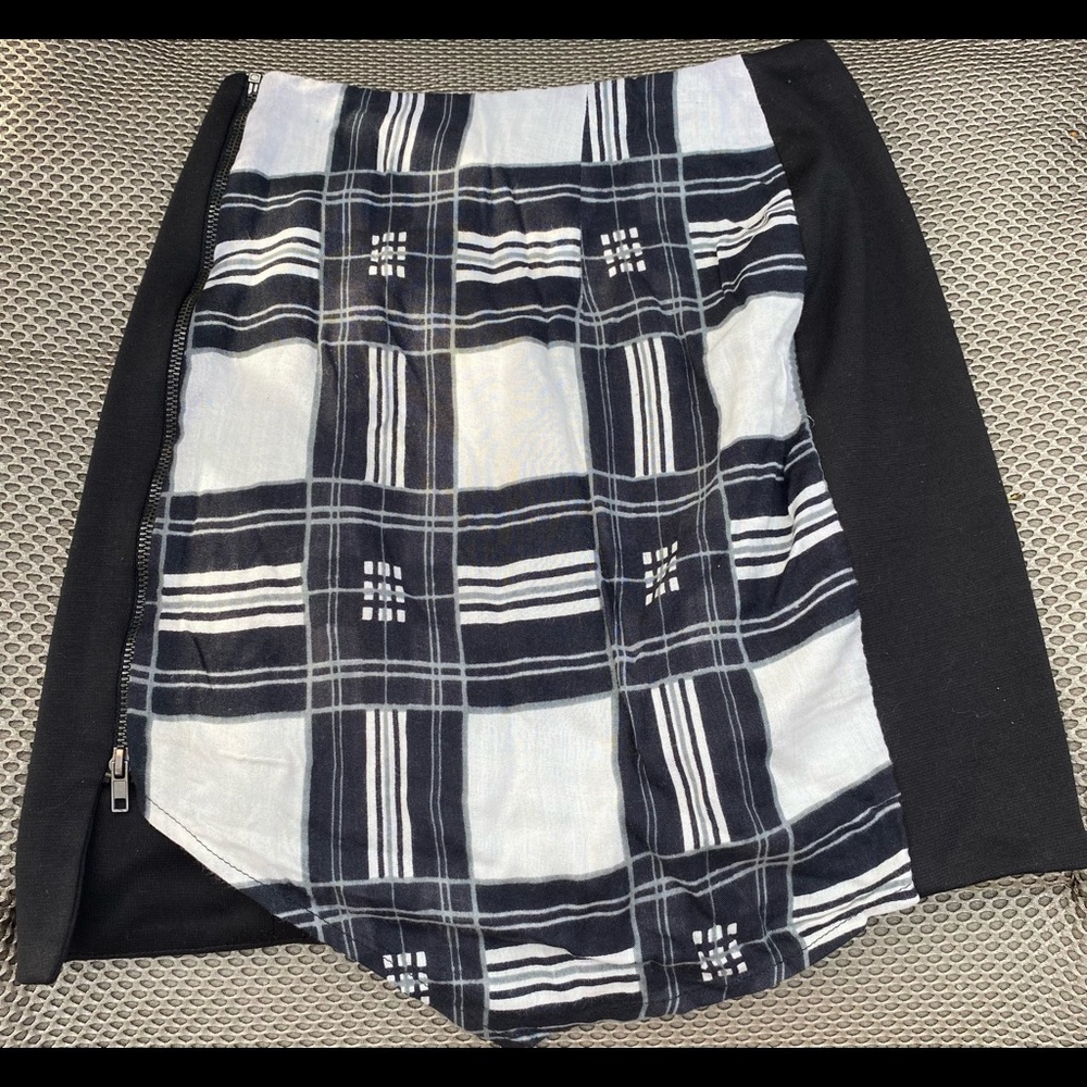 De Lacy Boutique Grayson Plaid Zipper Mini Skirt